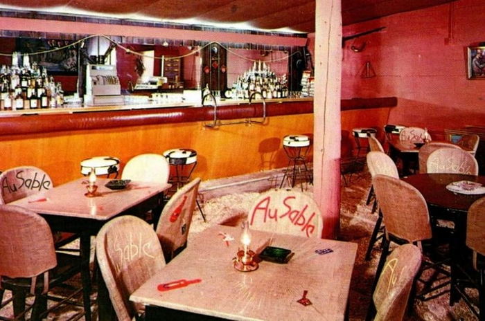 Au Sable Ranch and Ski Resort (Au Sable Ski Ranch) - Vintage Postcard (newer photo)